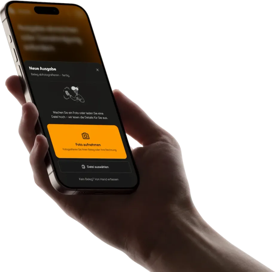 Kosts erfasst einen per E-Mail eingereichten Beleg auf dem Smartphone